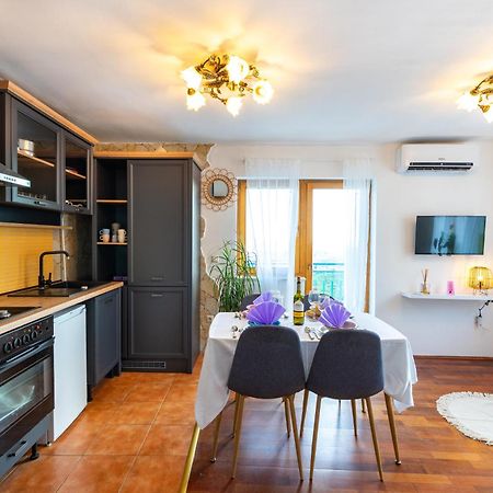 Villa Olive Garden House In Zrnovnica With A View & Bbq Esterno foto