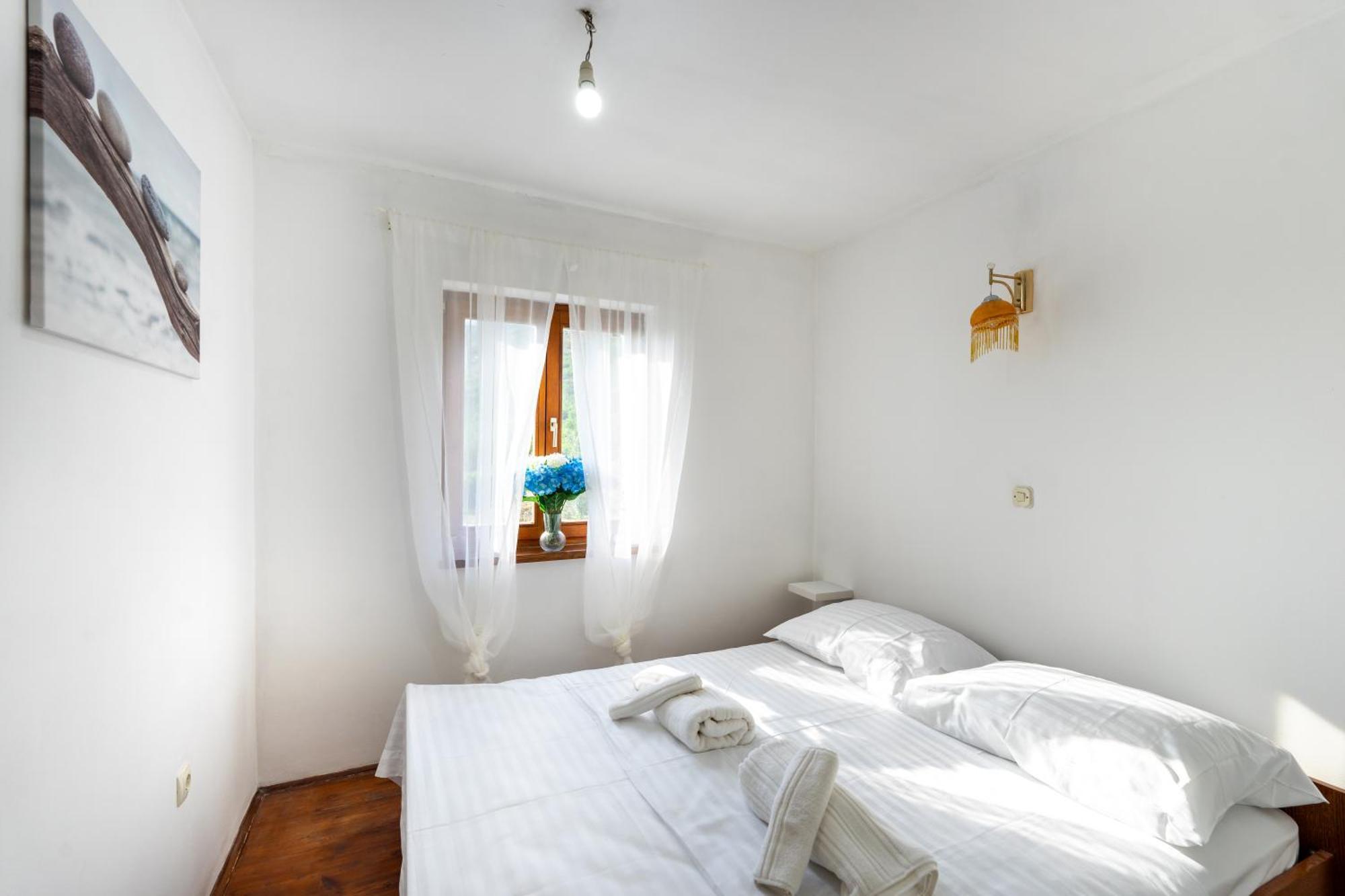 Villa Olive Garden House In Zrnovnica With A View & Bbq Esterno foto