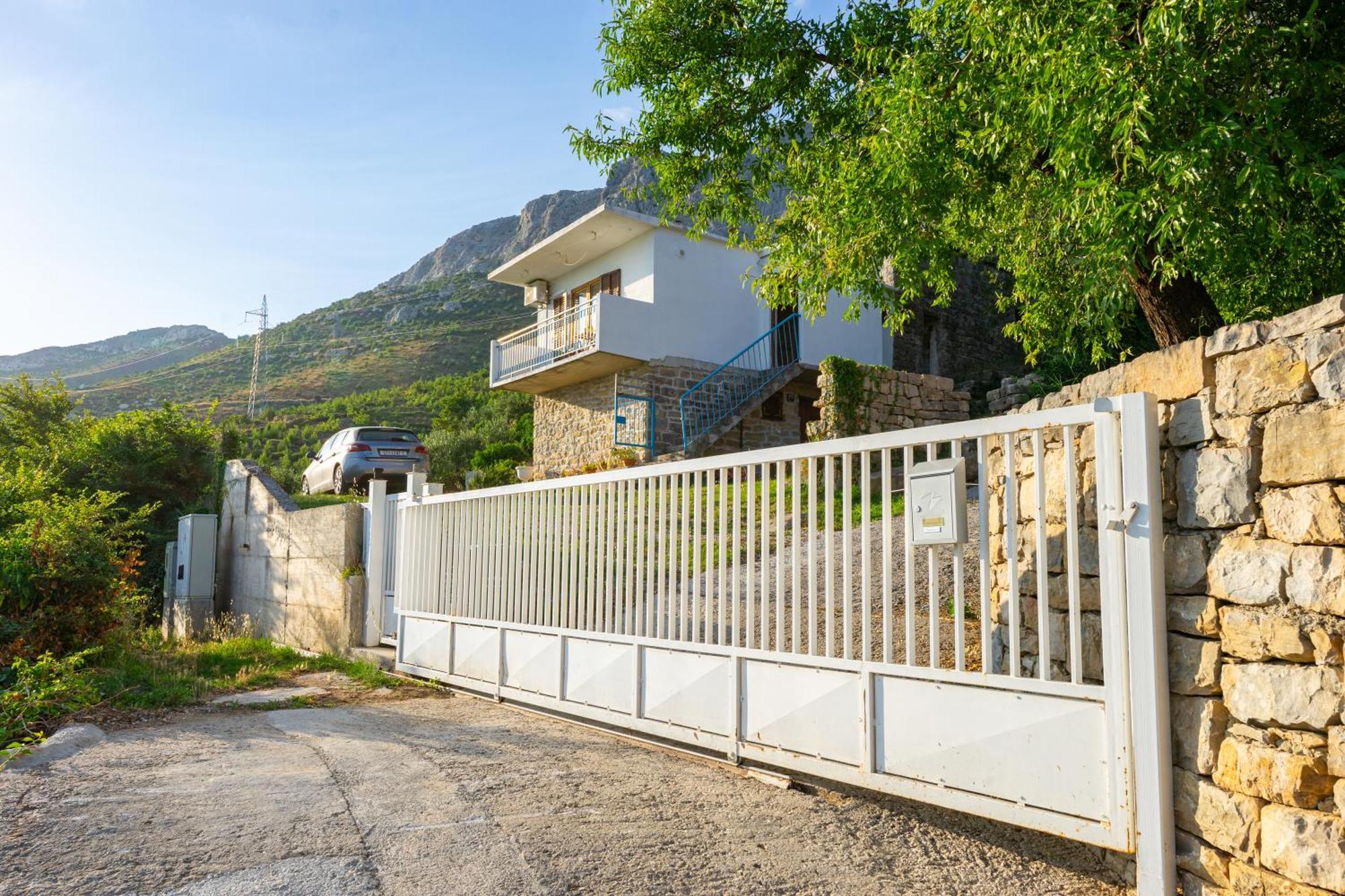 Villa Olive Garden House In Zrnovnica With A View & Bbq Esterno foto
